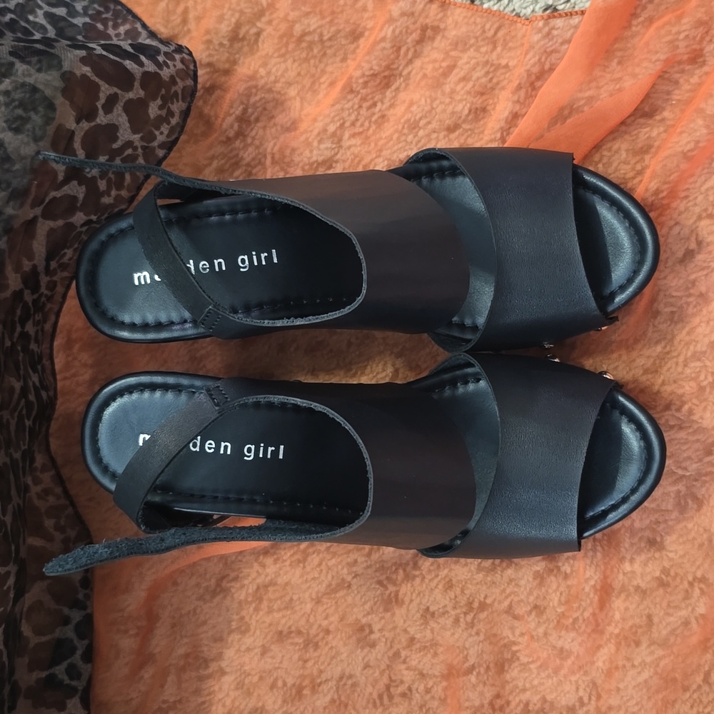 Madden girl wedges